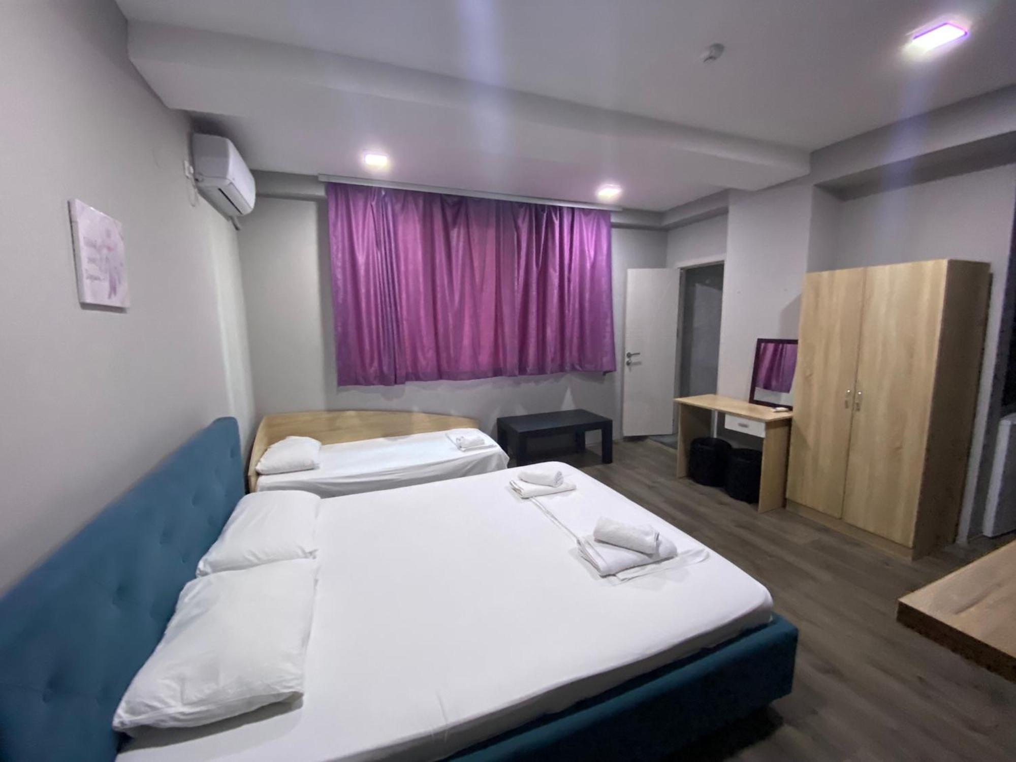 Hotel Fama Skopje Esterno foto